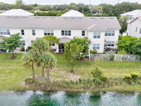 4955 Eucalyptus Dr, Hollywood FL 33021