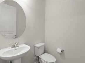 4955 Eucalyptus Dr, Hollywood FL 33021