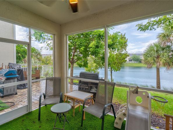 4955 Eucalyptus Dr, Hollywood FL 33021