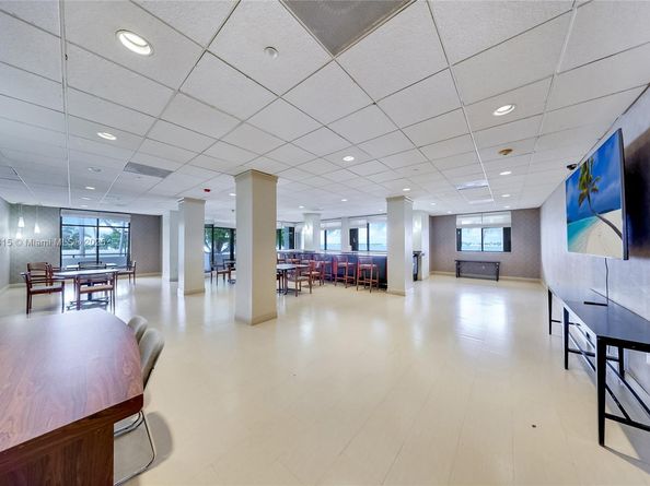 2333 Brickell Ave 1406, Miami FL 33129