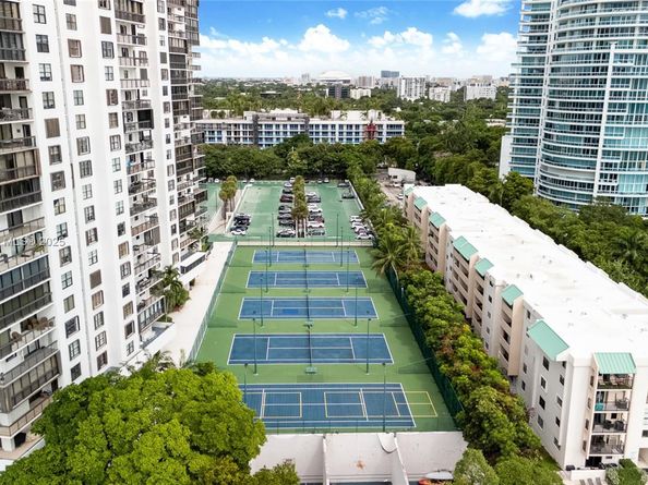 2333 Brickell Ave 1406, Miami FL 33129