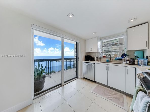 2333 Brickell Ave 1406, Miami FL 33129