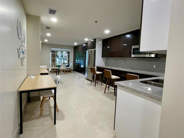 19877 E Country Club Dr 3407, Aventura FL 33180