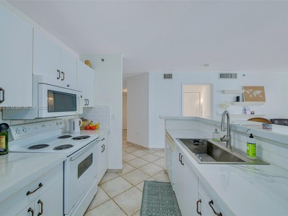 19877 E Country Club Dr 3407, Aventura FL 33180