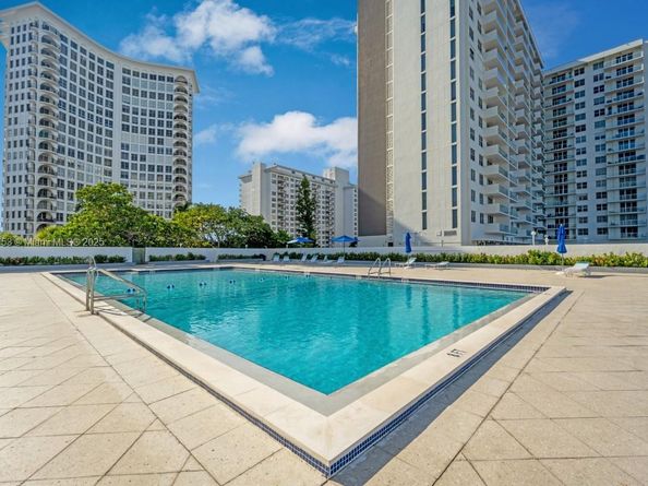 5601 Collins Ave 511, Miami Beach FL 33140