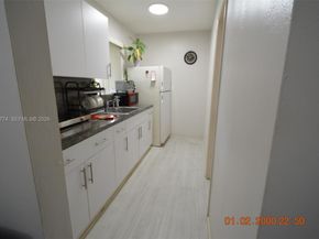 890 E 38th St, Hialeah FL 33013