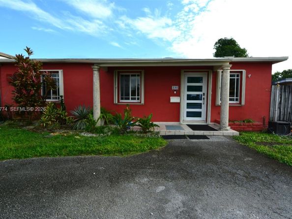 890 E 38th St, Hialeah FL 33013