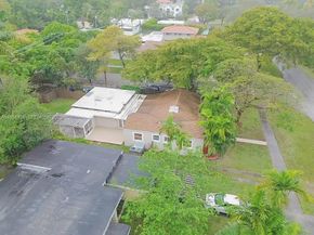 410 Pinecrest Dr, Miami Springs FL 33166