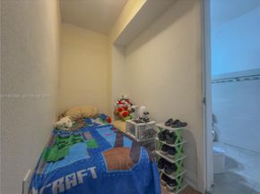 410 Pinecrest Dr, Miami Springs FL 33166