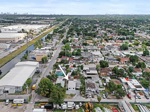 10529 NW 37th Ave, Miami FL 33147