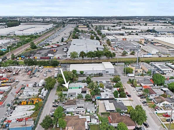 10529 NW 37th Ave, Miami FL 33147