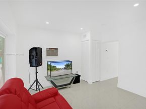 10529 NW 37th Ave, Miami FL 33147