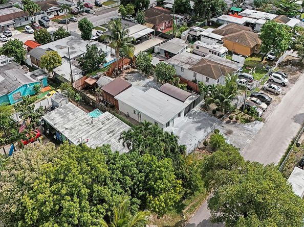 10529 NW 37th Ave, Miami FL 33147