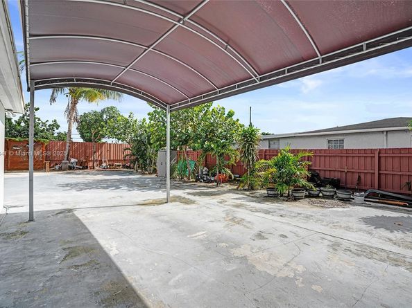 10529 NW 37th Ave, Miami FL 33147