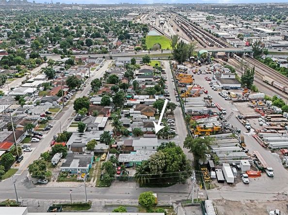 10529 NW 37th Ave, Miami FL 33147