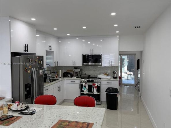 10529 NW 37th Ave, Miami FL 33147