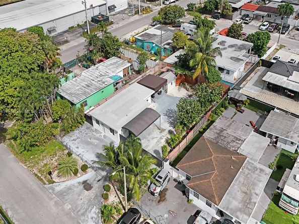 10529 NW 37th Ave, Miami FL 33147