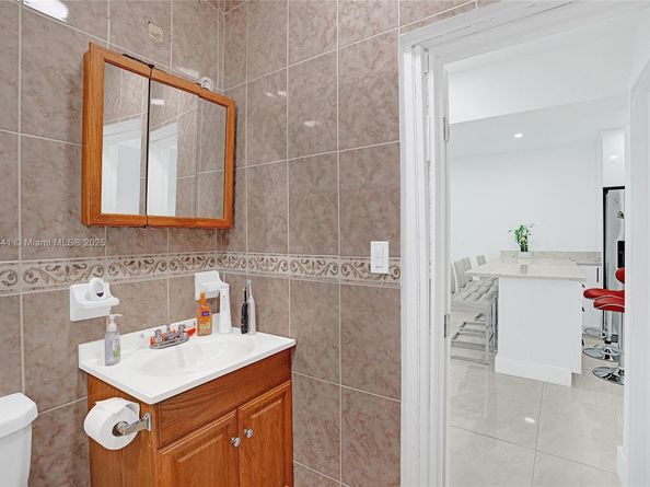 10529 NW 37th Ave, Miami FL 33147