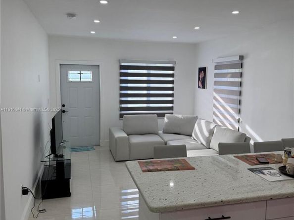 10529 NW 37th Ave, Miami FL 33147