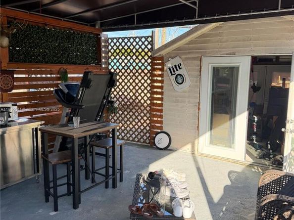 10529 NW 37th Ave, Miami FL 33147