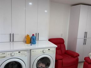 10529 NW 37th Ave, Miami FL 33147