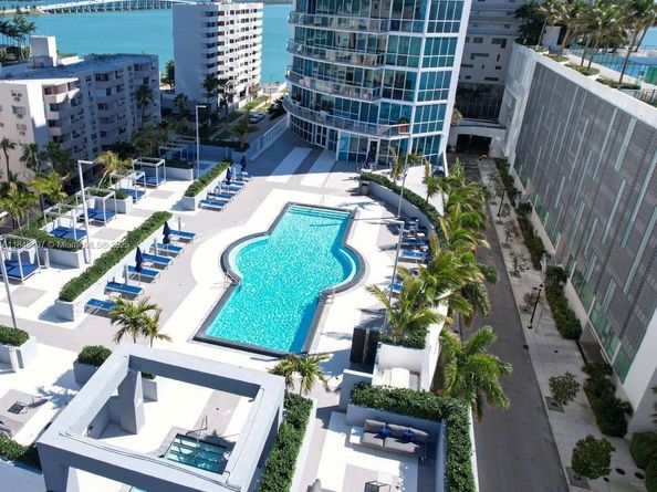 480 NE 30th St L106, Miami FL 33137