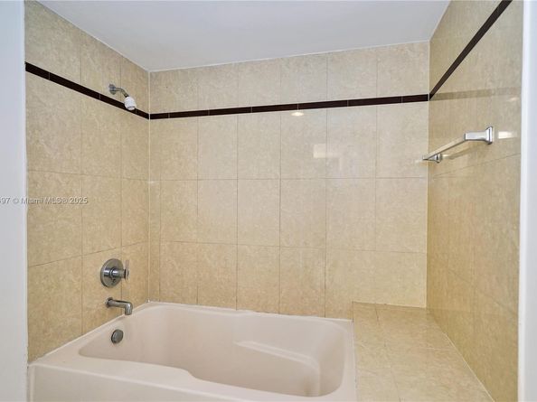 480 NE 30th St L106, Miami FL 33137