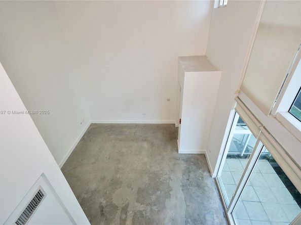 480 NE 30th St L106, Miami FL 33137