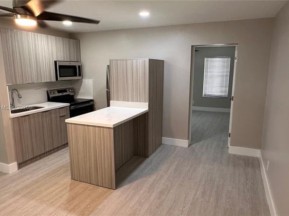 216 NW 12th St, Pompano Beach FL 33060