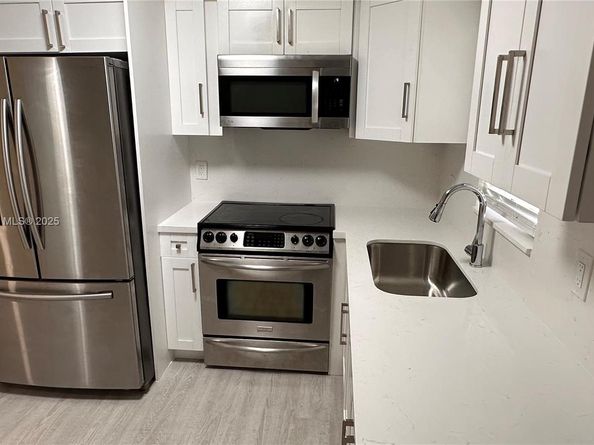 216 NW 12th St, Pompano Beach FL 33060