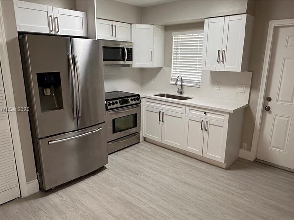 216 NW 12th St, Pompano Beach FL 33060