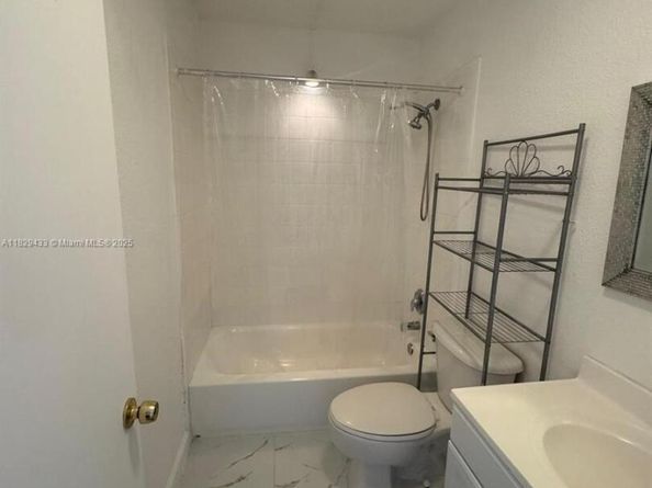 4820 NW 9th Dr 4820, Plantation FL 33317