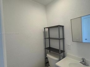 4820 NW 9th Dr 4820, Plantation FL 33317