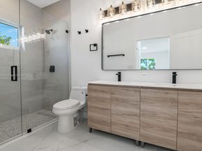 312 NW 9th St, Hallandale Beach FL 33009