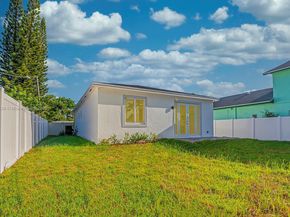 312 NW 9th St, Hallandale Beach FL 33009