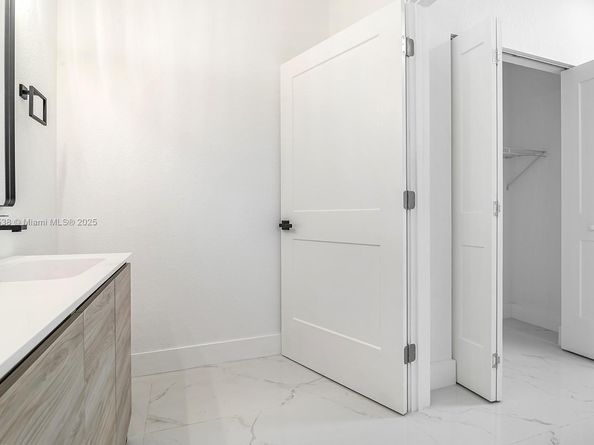 312 NW 9th St, Hallandale Beach FL 33009