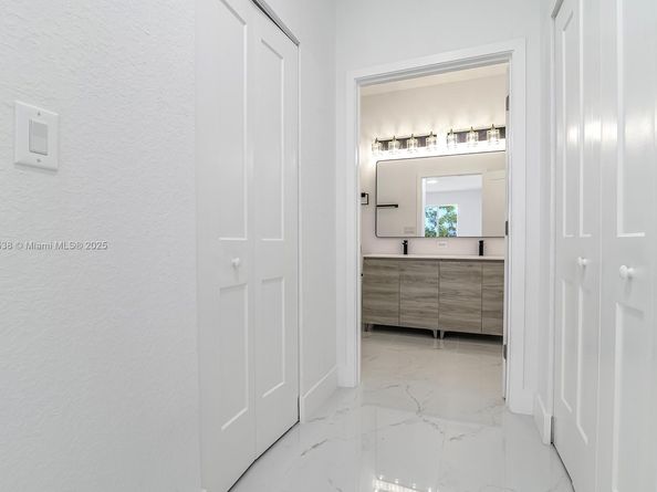 312 NW 9th St, Hallandale Beach FL 33009