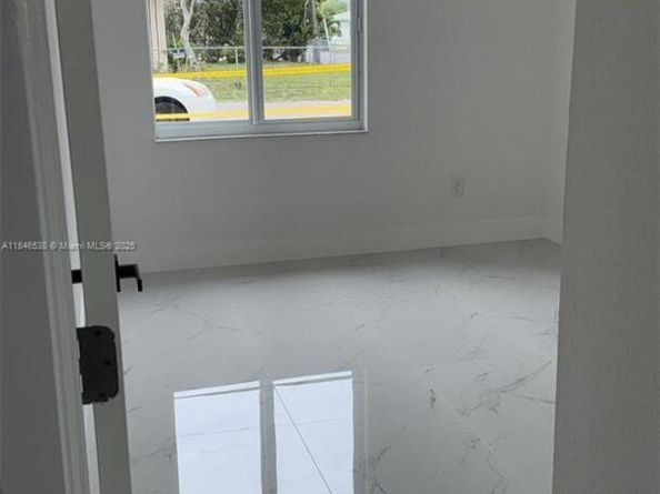 312 NW 9th St, Hallandale Beach FL 33009