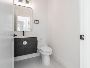 312 NW 9th St, Hallandale Beach FL 33009