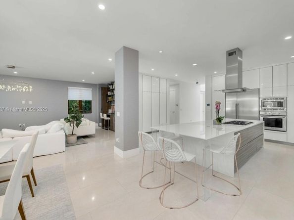 1621 S Bayshore Dr, Miami FL 33133