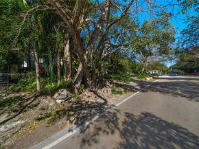 1621 S Bayshore Dr, Miami FL 33133