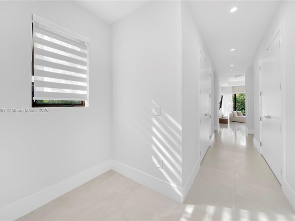 1621 S Bayshore Dr, Miami FL 33133