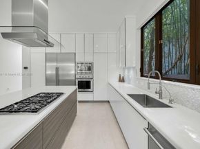 1621 S Bayshore Dr, Miami FL 33133