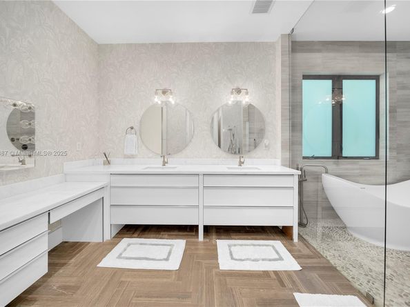 1621 S Bayshore Dr, Miami FL 33133