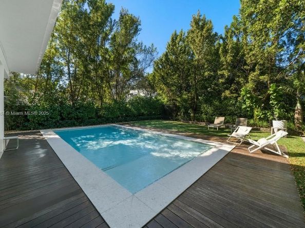 1621 S Bayshore Dr, Miami FL 33133