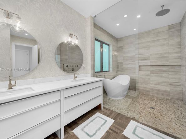 1621 S Bayshore Dr, Miami FL 33133