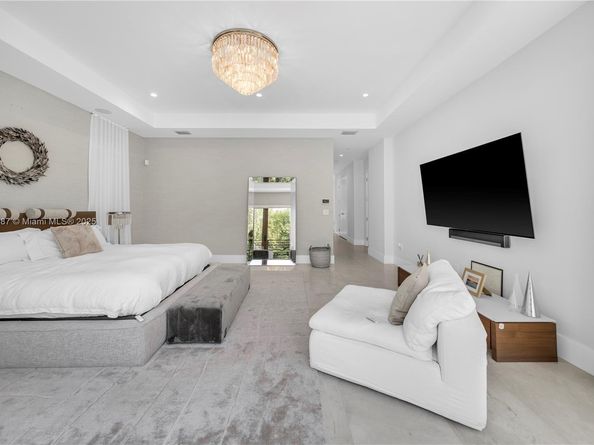 1621 S Bayshore Dr, Miami FL 33133