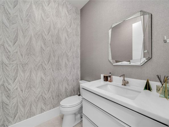 1621 S Bayshore Dr, Miami FL 33133