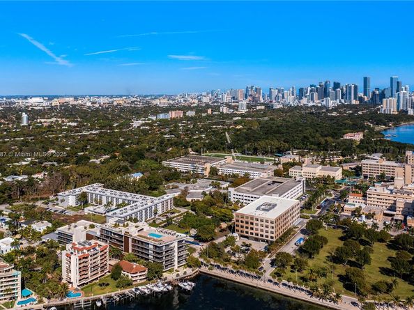 1621 S Bayshore Dr, Miami FL 33133