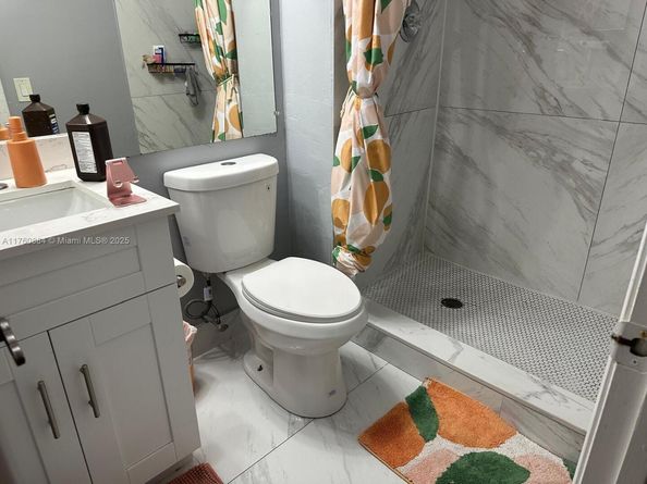 3300 W Rolling Hills Cir 401, Davie FL 33328